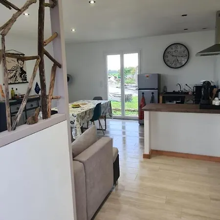 Vakantiehuis Le Ponton De *